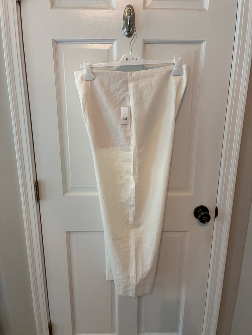 Gap linen pants in off white color. Size 12. NWT